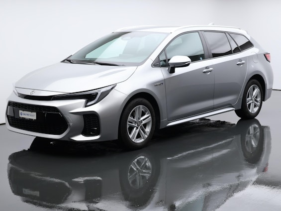 First vehicle image