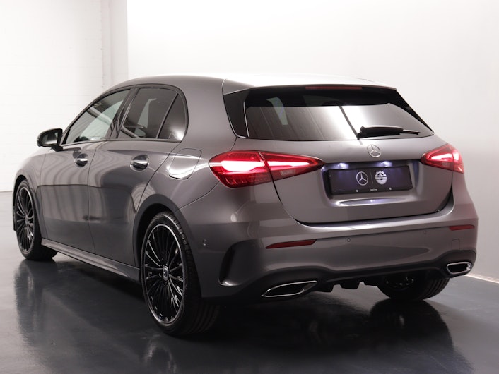 Vehicle image MERCEDES-BENZ A 180