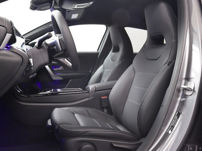 Vehicle image MERCEDES-BENZ A 180