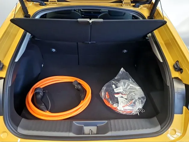 Toyota Prius 2.0 Plug-In-Hybrid Style