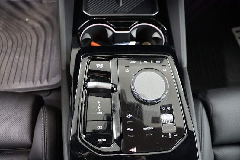 Vehicle image BMW i5