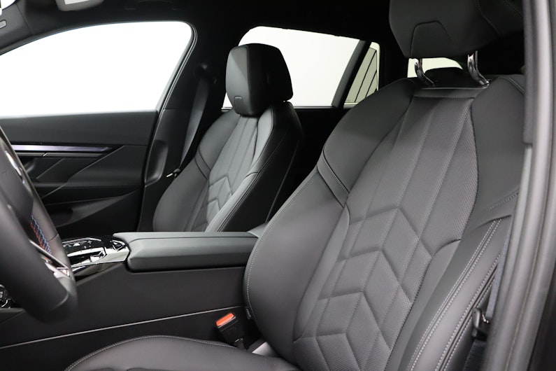 Vehicle image BMW i5