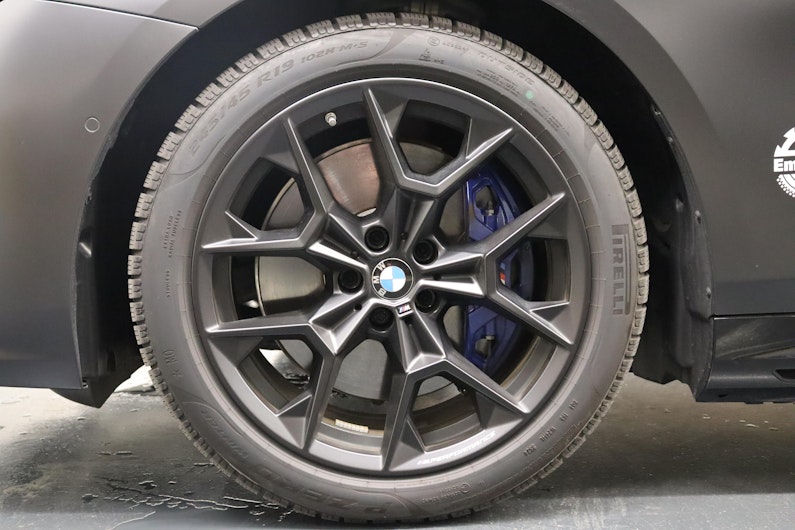 Vehicle image BMW i5
