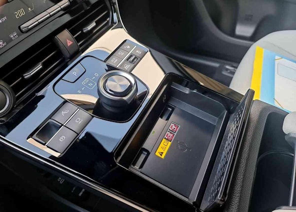 Vehicle image 17 Vehicle image 17