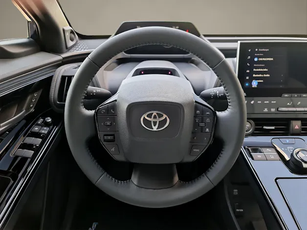 Toyota bZ4X Premium AWD 11 kW OBC 71,4 kWh