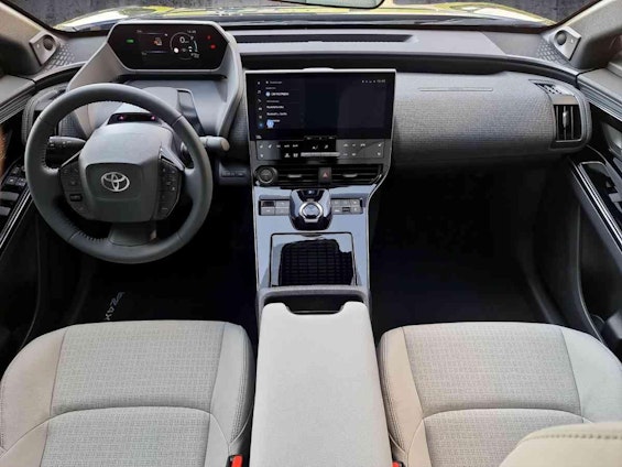 Vehicle image 8 Vehicle image 8