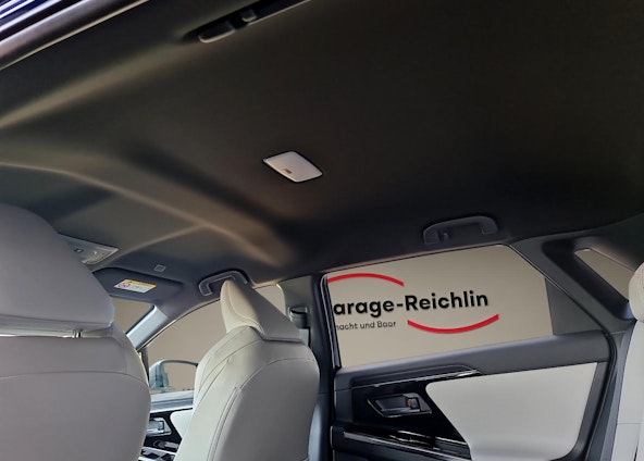 Vehicle image 12 Vehicle image 12