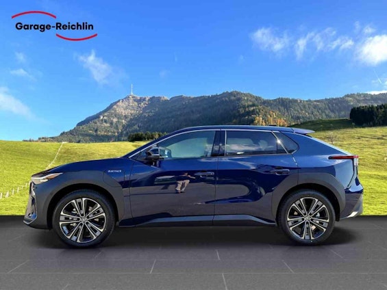 Vehicle image 4 Vehicle image 4