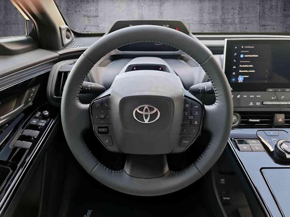 Vehicle image 13 Vehicle image 13