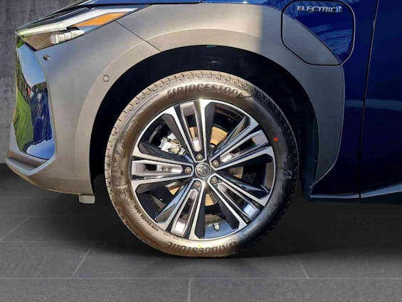 Vehicle image 12 Vehicle image 12