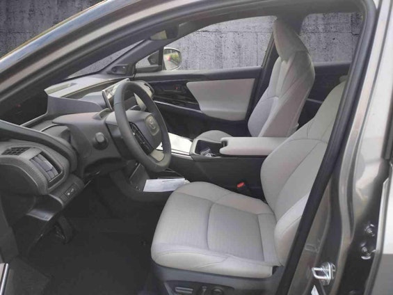 Vehicle image 8 Vehicle image 8