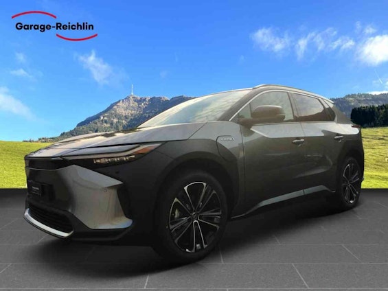 First vehicle image First vehicle image