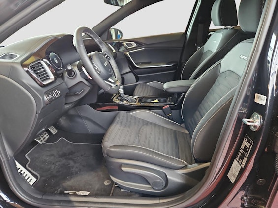 Vehicle image 4 Vehicle image 4