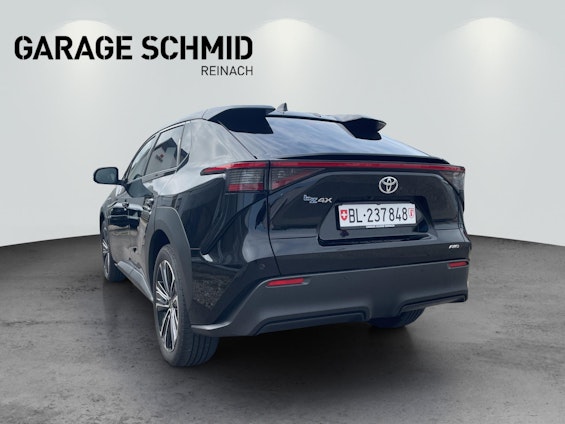 Vehicle image 4 Vehicle image 4