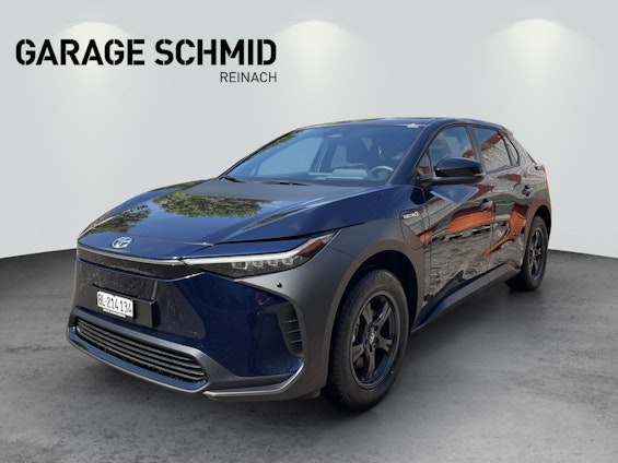 First vehicle image