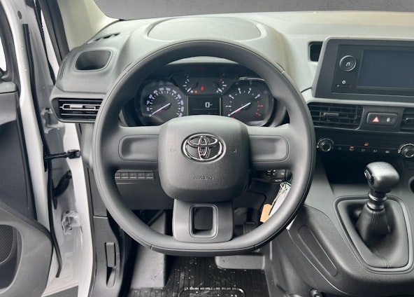 Vehicle image 6 Vehicle image 6