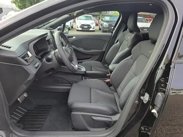 Renault CLIO esprit Alpine E-Tech 145