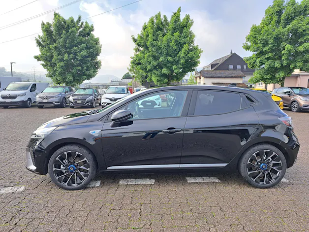 Renault CLIO esprit Alpine E-Tech 145