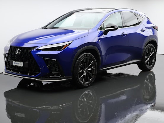 First vehicle image