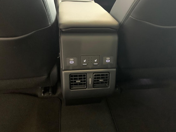 Vehicle image 13 Vehicle image 13