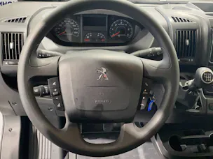 Peugeot Boxer Kaw. 330 L2H2 2.2 BlueHDi 120 PS