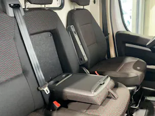 Peugeot Boxer Kaw. 330 L2H2 2.2 BlueHDi 120 PS