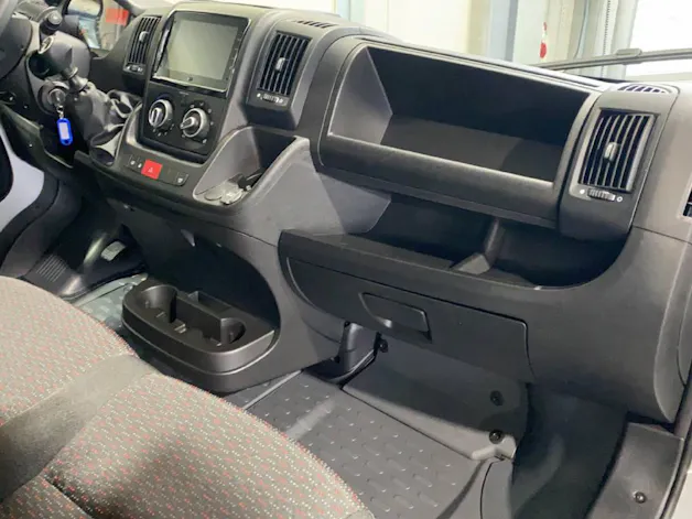 Peugeot Boxer Kaw. 330 L2H2 2.2 BlueHDi 120 PS