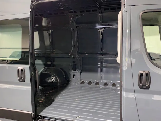 Peugeot Boxer Kaw. 335 L2H2 2.2 BlueHDi 140 PS