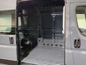 Peugeot Boxer Kaw. 335 L2H2 2.2 BlueHDi 140 PS