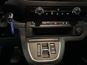 Peugeot e-Expert Kaw. Standard 50 kWh Premium