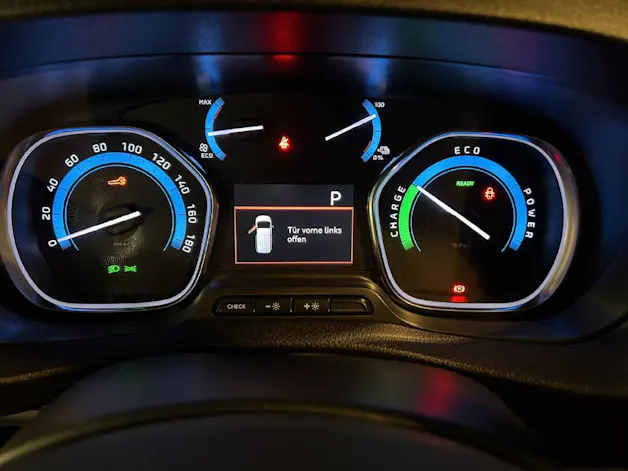Peugeot e-Expert Kaw. Standard 50 kWh Premium