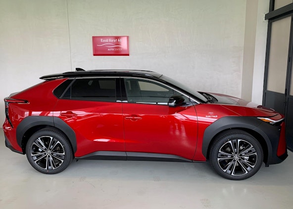 Vehicle image 18 Vehicle image 18