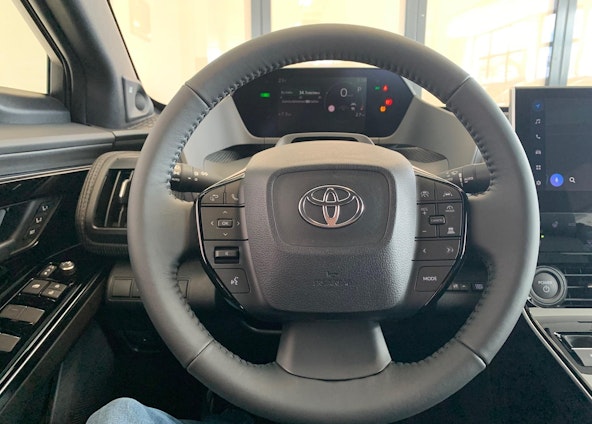 Vehicle image 12 Vehicle image 12