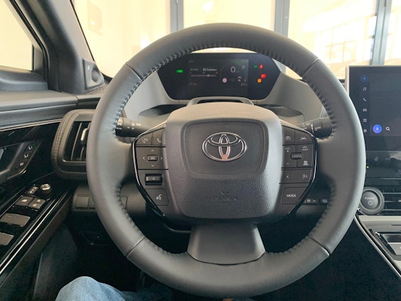 Vehicle image 26 Vehicle image 26