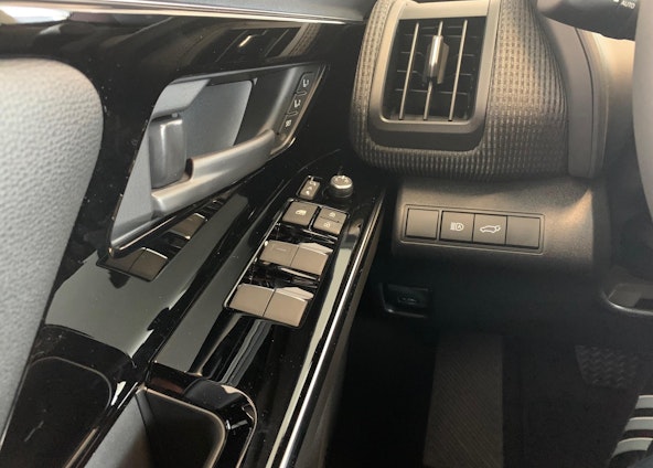 Vehicle image 27 Vehicle image 27