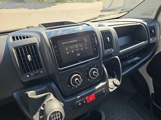 Vehicle image 15 Vehicle image 15