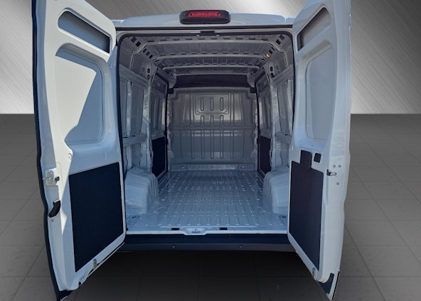 Vehicle image 10 Vehicle image 10