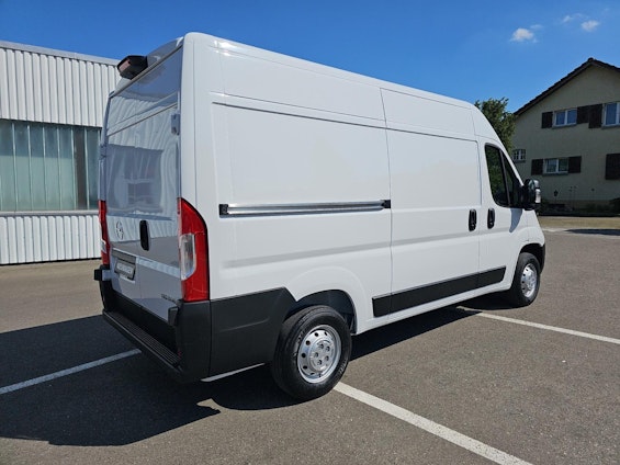 Vehicle image 24 Vehicle image 24