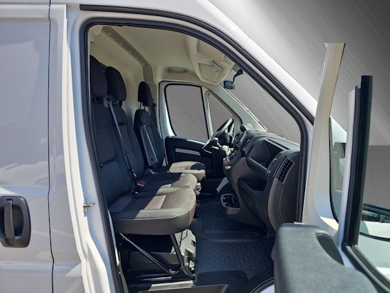 Vehicle image 14 Vehicle image 14