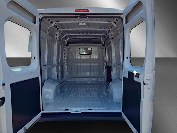 Vehicle image 10 Vehicle image 10