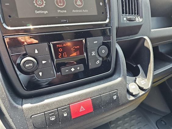 Vehicle image 15 Vehicle image 15