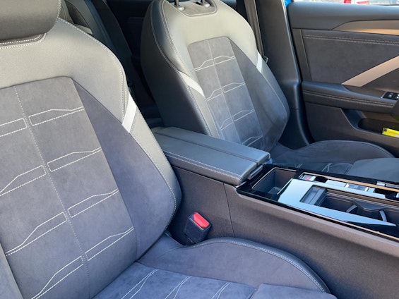 Vehicle image 5 Vehicle image 5