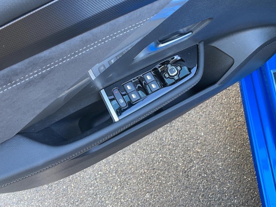 Vehicle image 8 Vehicle image 8