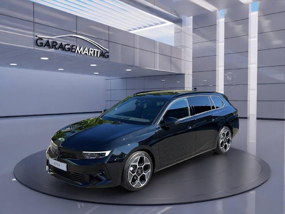 First vehicle image