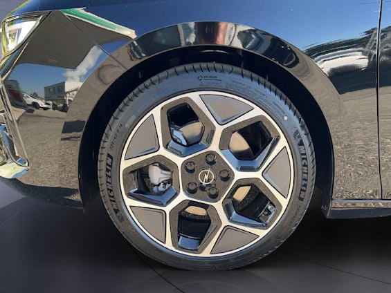 Vehicle image 6 Vehicle image 6