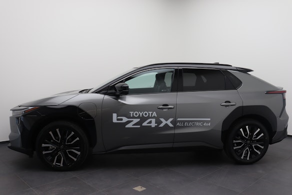 TOYOTA bZ4X Premium AWD 2