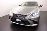 First vehicle image