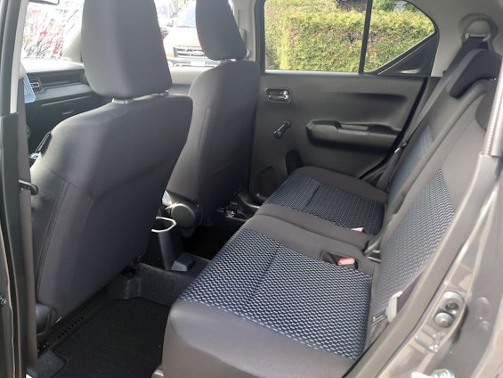Vehicle image 7