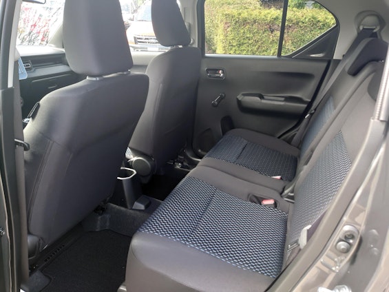 Vehicle image 15