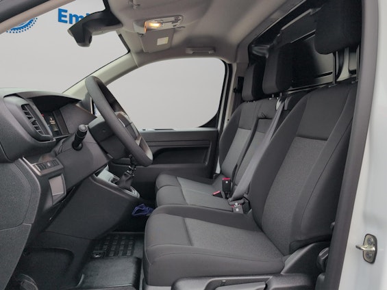 Vehicle image 6 Vehicle image 6